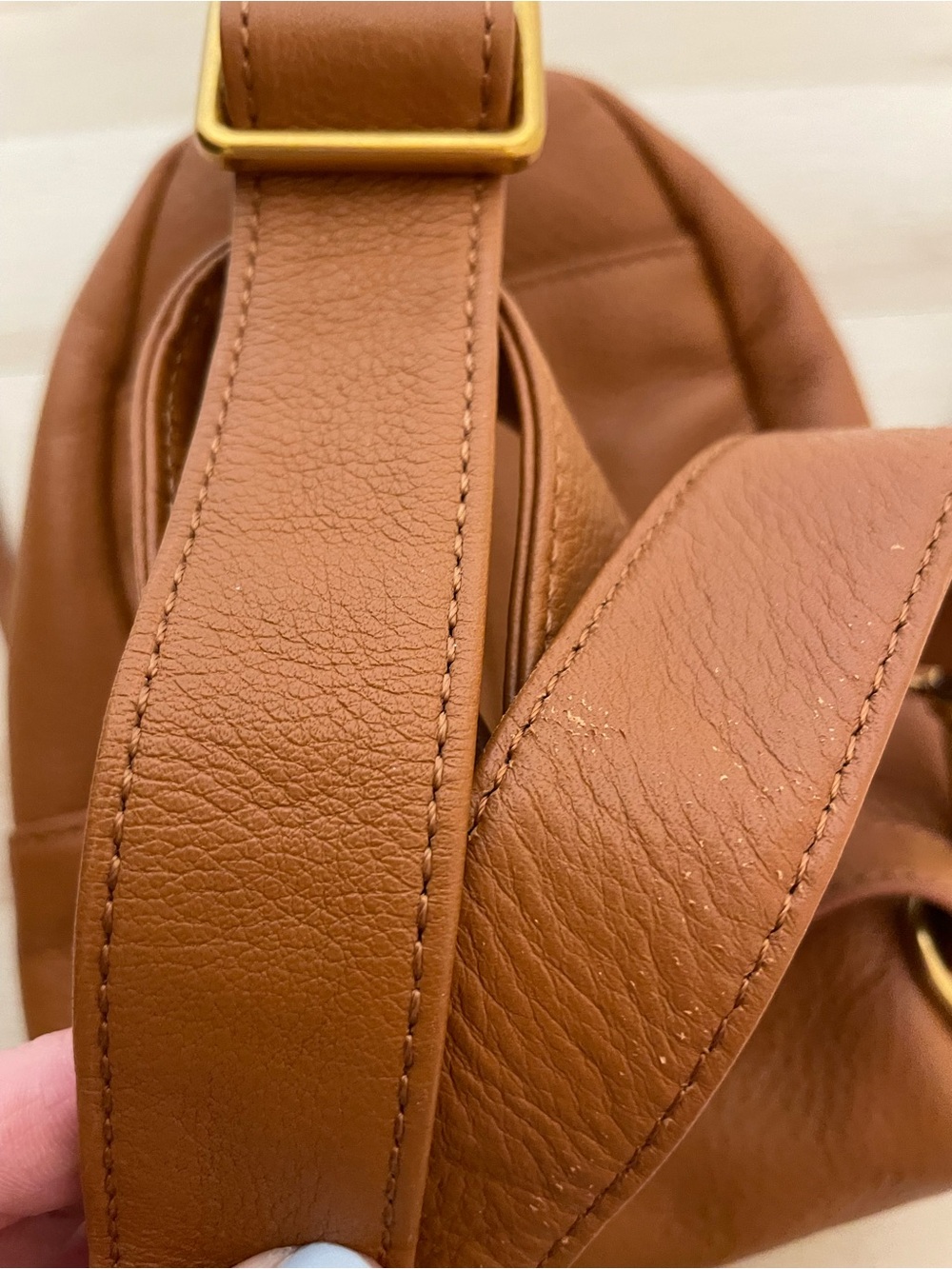 EXCELLENT Hobo Fern Sling Crossbody in a Caramel / Honey Color - Picture 13 of 14